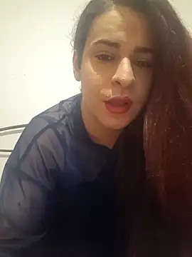 Snapshot of perla97 chatting on 12/18/24, 05:31 perla97 online show from 12/18/24, 05:31