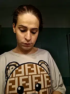 Snapshot of perla97 chatting on 11/02/25, 05:29 perla97 online show from 11/02/25, 05:29