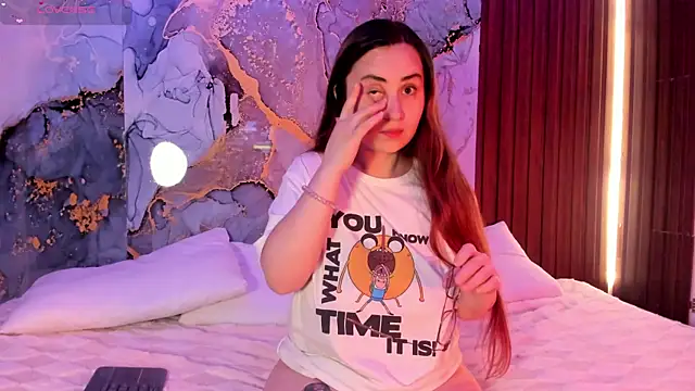 centaurigirl online show from 10/10/25, 03:51