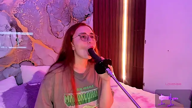 centaurigirl online show from 12/22/25, 02:33