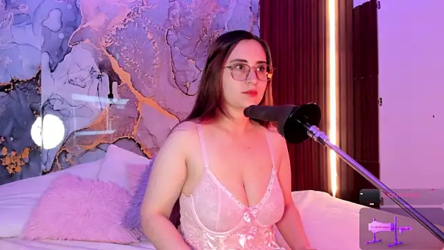 centaurigirl online show from 10/21/25, 03:50