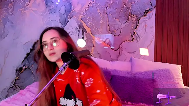 centaurigirl online show from 12/02/25, 04:47