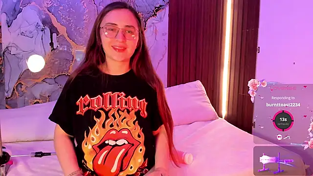 centaurigirl online show from 09/26/25, 03:57