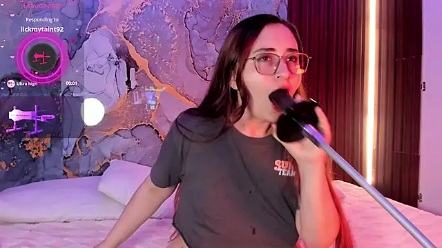 centaurigirl online show from 10/06/25, 03:29