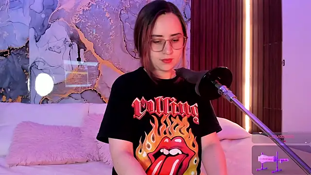 centaurigirl online show from 10/22/25, 02:55