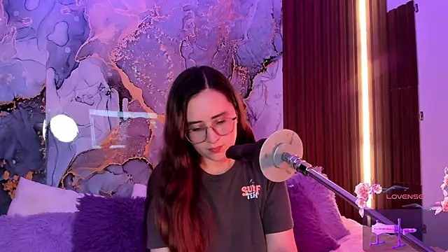 centaurigirl online show from 11/25/25, 03:40