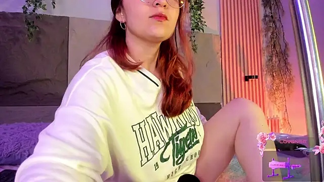 centaurigirl online show from 04/19/26, 02:45