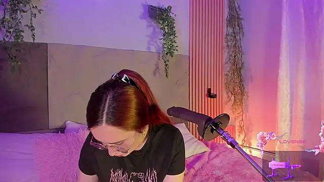 centaurigirl online show from 02/19/26, 04:31