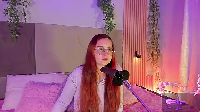 centaurigirl online show from 02/18/26, 02:09