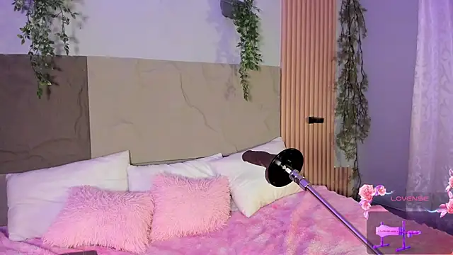 centaurigirl online show from 04/06/26, 04:41