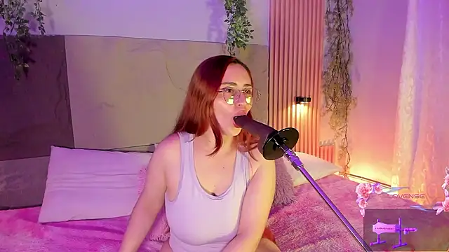 centaurigirl online show from 02/14/26, 03:40