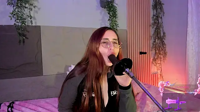 centaurigirl online show from 04/12/26, 03:10