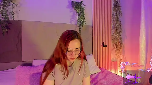 centaurigirl online show from 02/17/26, 04:32