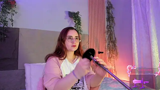 centaurigirl online show from 04/14/26, 04:39