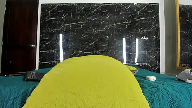 Snapshot of ada-brooke chatting on 03/23/25, 07:20 ada-brooke online show from 03/23/25, 07:20