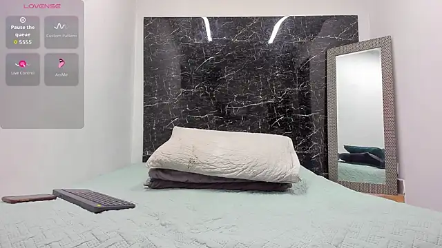 Snapshot of ada-brooke chatting on 09/29/25, 12:00 ada-brooke online show from 09/29/25, 12:00