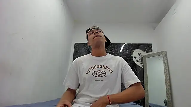 Snapshot of ada-brooke chatting on 11/23/25, 12:04 ada-brooke online show from 11/23/25, 12:04