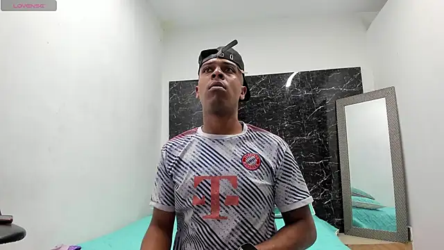 Snapshot of ada-brooke chatting on 10/14/25, 11:33 ada-brooke online show from 10/14/25, 11:33