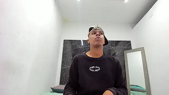 Snapshot of ada-brooke chatting on 11/17/25, 01:15 ada-brooke online show from 11/17/25, 01:15