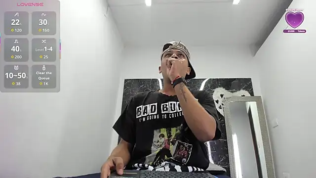 Snapshot of ada-brooke chatting on 11/26/25, 12:05 ada-brooke online show from 11/26/25, 12:05