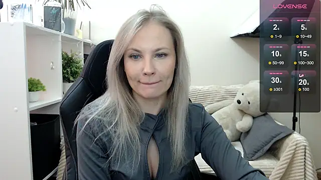 Sunny bunny6 online show from 10/27/25, 04:57