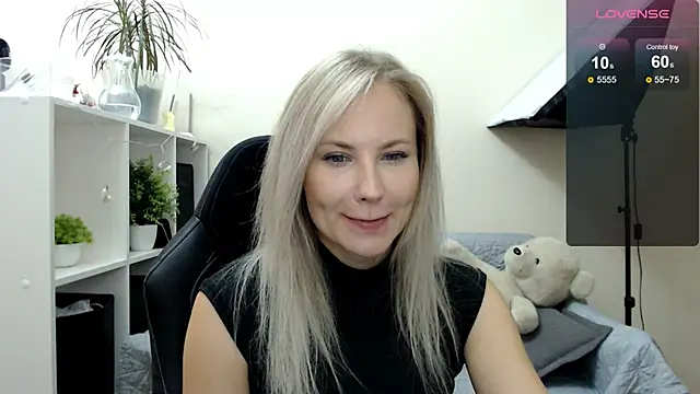 Snapshot of Sunny_bunny6 chatting on 09/22/25, 04:51 Sunny bunny6 online show from 09/22/25, 04:51