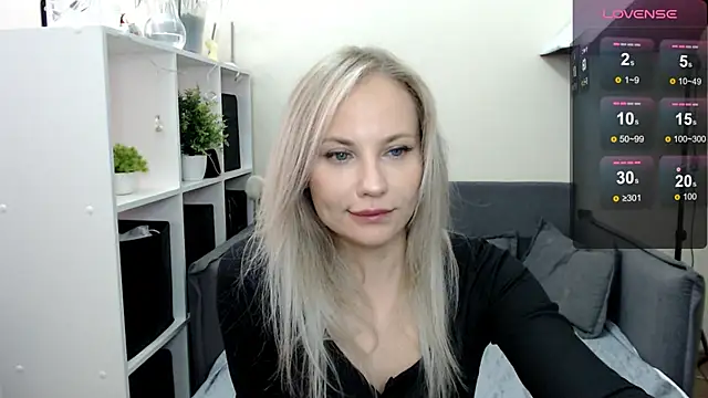 Snapshot of Sunny_bunny6 chatting on 09/19/25, 06:06 Sunny bunny6 online show from 09/19/25, 06:06