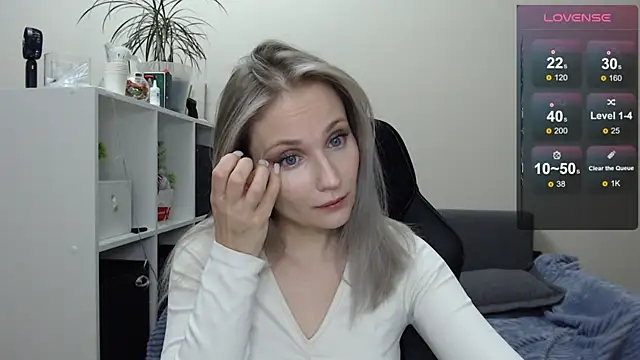 Snapshot of Sunny_bunny6 chatting on 02/01/25, 11:48 Sunny bunny6 online show from 02/01/25, 11:48