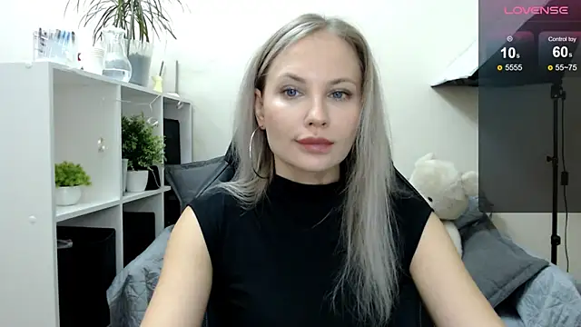 Snapshot of Sunny_bunny6 chatting on 10/01/25, 05:01 Sunny bunny6 online show from 10/01/25, 05:01