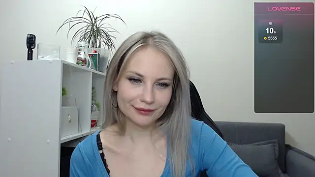 Snapshot of Sunny_bunny6 chatting on 02/10/25, 09:36 Sunny bunny6 online show from 02/10/25, 09:36