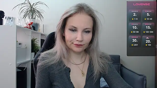 Snapshot of Sunny_bunny6 chatting on 03/03/25, 09:24 Sunny bunny6 online show from 03/03/25, 09:24