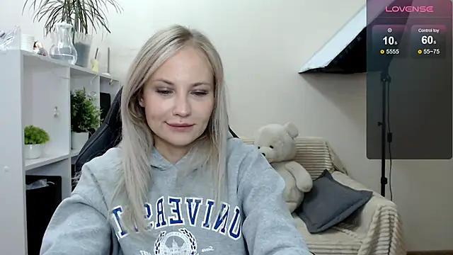 Snapshot of Sunny_bunny6 chatting on 09/12/25, 05:18 Sunny bunny6 online show from 09/12/25, 05:18