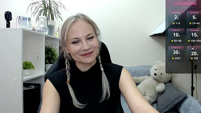 Snapshot of Sunny_bunny6 chatting on 09/26/25, 05:36 Sunny bunny6 online show from 09/26/25, 05:36