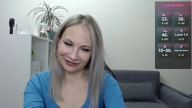 Snapshot of Sunny_bunny6 chatting on 02/10/25, 06:35 Sunny bunny6 online show from 02/10/25, 06:35