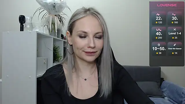 Snapshot of Sunny_bunny6 chatting on 02/16/25, 08:00 Sunny bunny6 online show from 02/16/25, 08:00