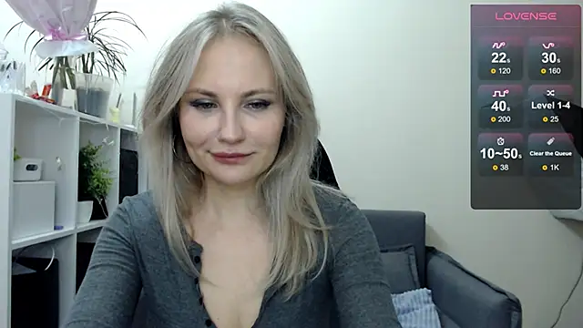 Snapshot of Sunny_bunny6 chatting on 03/14/25, 10:39 Sunny bunny6 online show from 03/14/25, 10:39
