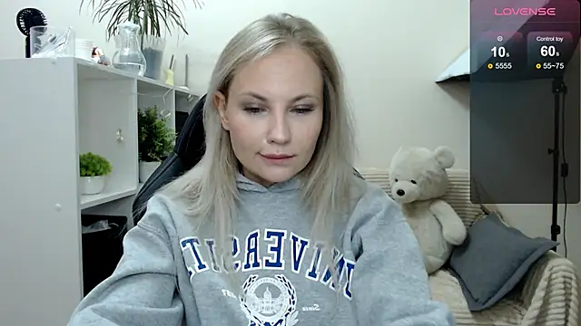 Snapshot of Sunny_bunny6 chatting on 09/11/25, 04:34 Sunny bunny6 online show from 09/11/25, 04:34