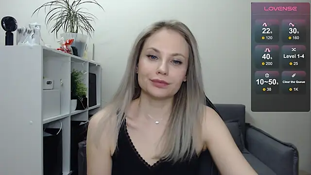 Snapshot of Sunny_bunny6 chatting on 03/06/25, 09:42 Sunny bunny6 online show from 03/06/25, 09:42