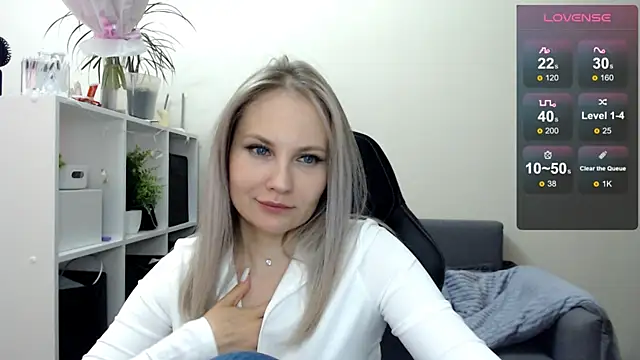 Snapshot of Sunny_bunny6 chatting on 03/10/25, 05:11 Sunny bunny6 online show from 03/10/25, 05:11