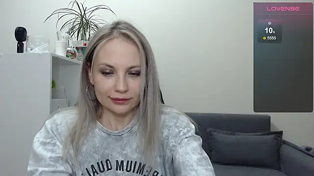 Snapshot of Sunny_bunny6 chatting on 02/07/25, 11:13 Sunny bunny6 online show from 02/07/25, 11:13