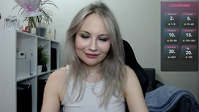 Snapshot of Sunny_bunny6 chatting on 03/12/25, 09:02 Sunny bunny6 online show from 03/12/25, 09:02