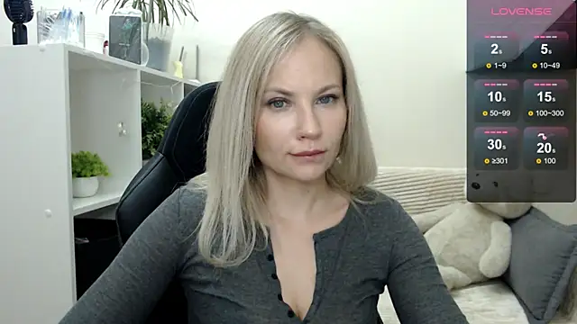 Sunny bunny6 online show from 10/30/25, 04:33