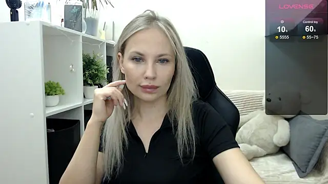 Sunny bunny6 online show from 10/29/25, 04:11