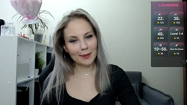Snapshot of Sunny_bunny6 chatting on 03/19/25, 10:00 Sunny bunny6 online show from 03/19/25, 10:00