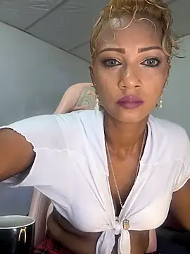 Amaliu  online show from 11/05/25, 03:04