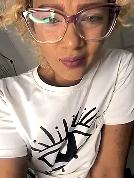 Amaliu  online show from 03/25/26, 01:21