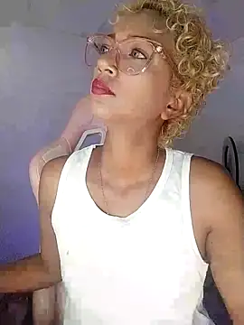 Amaliu  online show from 11/18/25, 02:42