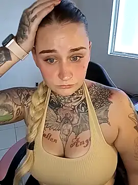 Lisacasandra online show from 02/26/25, 10:36