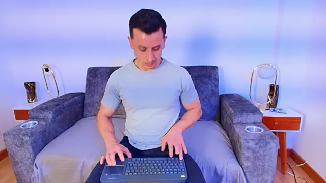 Andrewfalcon online show from 09/28/25, 01:07