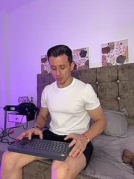 Andrewfalcon online show from 11/03/25, 06:44